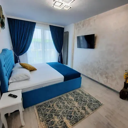 Rebeca Lux By Alezzi