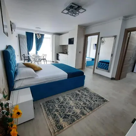 Rebeca Lux By Alezzi Apartment Navodari