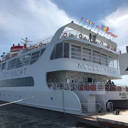 Rebeca Lux By Alezzi アパート