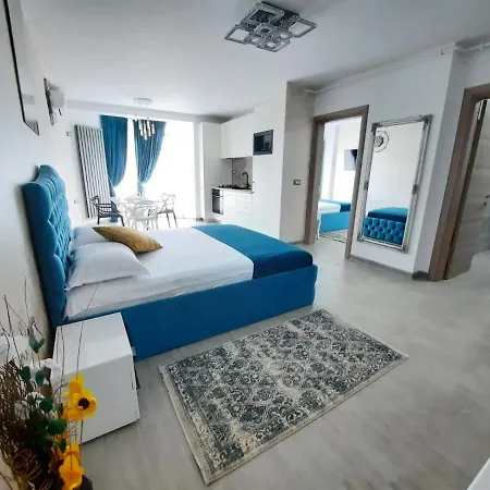 Rebeca Lux By Alezzi Apartment *